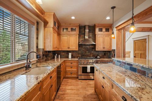 Awbrey-AC-By DT-4BR/2.5BA - image 11