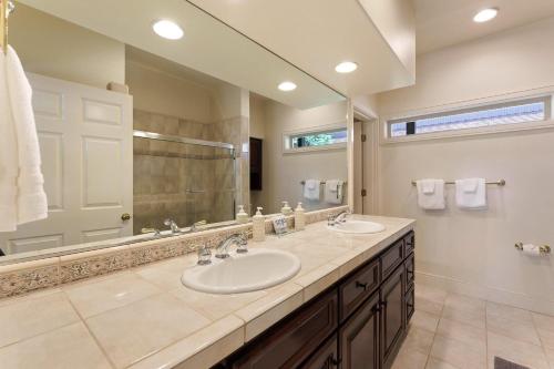 Villa 5-Broken Top-Hot Tub-2BR/2B - image 6