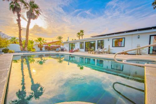 Luxury Escape Villa Game Room Pool MNT views