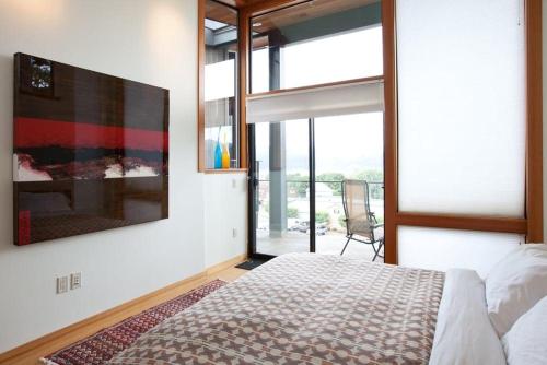 Bridge View Lft-Rvr Vw-AC-3BR/2B - image 7