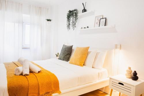 Ourique Charm Studio - Near the Market & Metro, Lissabon
