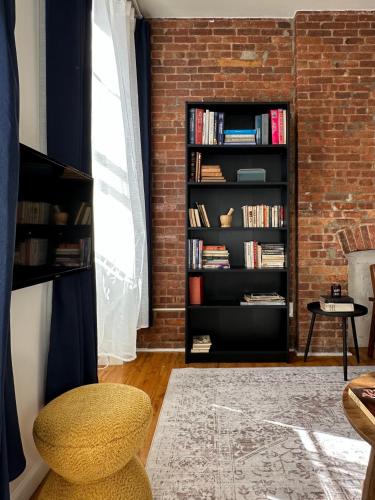 Cottage 215 Apartments, New York (photo 2)