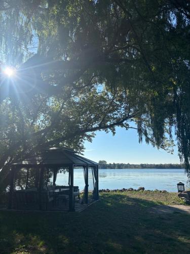 Tackle Box Retreat in นาปานี