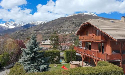 Chambre D'hôte au Chalet Datcha - Chambre d'hôtes - Briançon