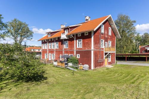 . Newly Furnished Apartment Kopparberg Train Station
