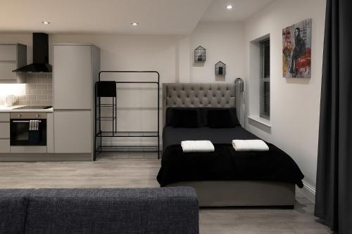 LT 1 - Studio Apartment - Free Street Parking
