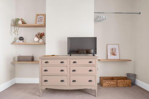 Three Bedroom House by Brookland Stays Serviced Accommodation Short Lets Manchester with Free WiFi, Manchester (fotografie 9)