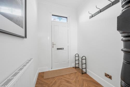 Three Bedroom House by Brookland Stays Serviced Accommodation Short Lets Manchester with Free WiFi, Manchester (fotografie 8)