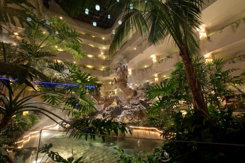 76113271 HS HOTSSON Hotel Leon