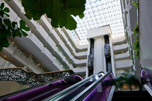 76113280 HS HOTSSON Hotel Leon