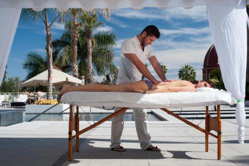 76113288 HS HOTSSON Hotel Leon