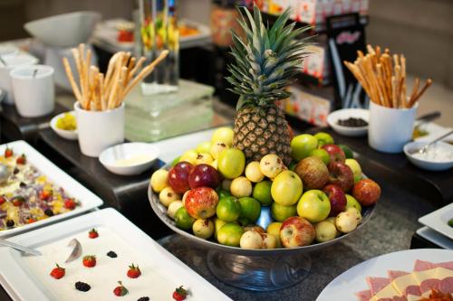 76113292 HS HOTSSON Hotel Leon
