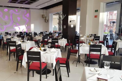 76113307 HS HOTSSON Hotel Leon