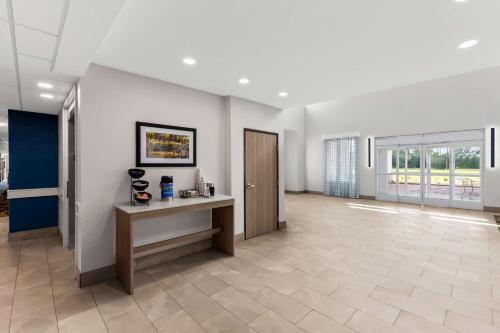 Quality Inn & Suites La Porte - main image