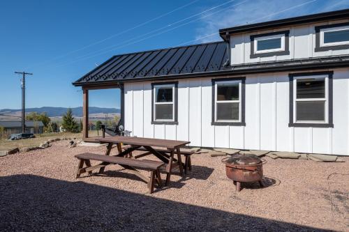 Iekārtas, Last Best Loft - A cozy loft cabin stunning views in Philipsburg (MT)