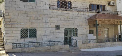 Petra Luminous Apartment - image 3