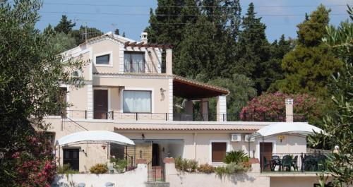 Noradia and Ginfred villas Corfu gîte à louer Achílleion