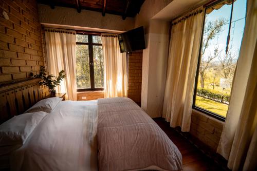 1 double bed, 2 twin beds