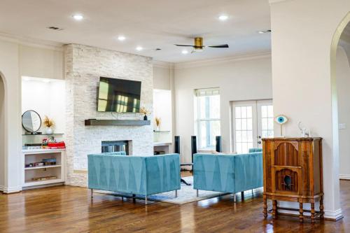 luxury + event-friendly + acreage + larger groups in Celina (TX)
