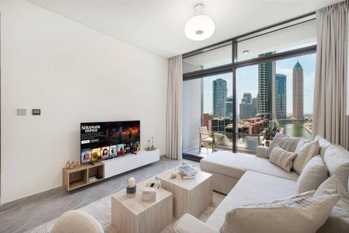 Brand-New 1BR Peninsula With Canal Views, Dubai (Foto 4)