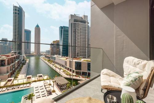 StayMada - Peninsula Waterfront and Pool Views - main image