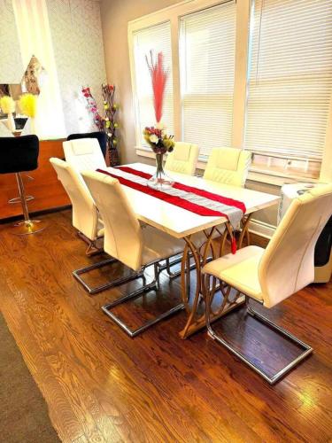 Hot Tub 4 bedrooms Pool Table in Roseland