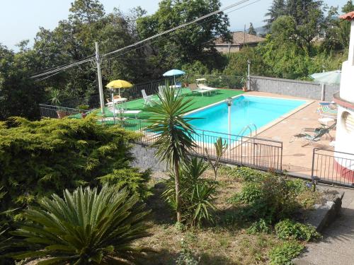  Al Villino Sunshine in villa con piscina ed idromassaggio in SantʼAlfio