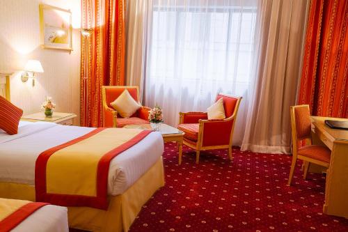 room detail thumbnail 2