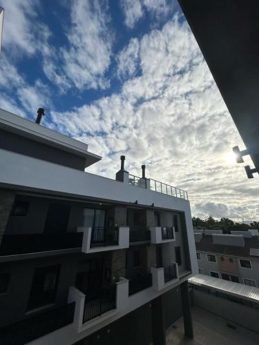 LOFT in Florianópolis Beach (LOFT in Florianopolis Beach) in กาโชเอย์รา โด บอม เชซุส