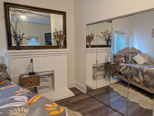 Cozy, Cute, Private Ozark Suite 5 Mins to Hospital detail