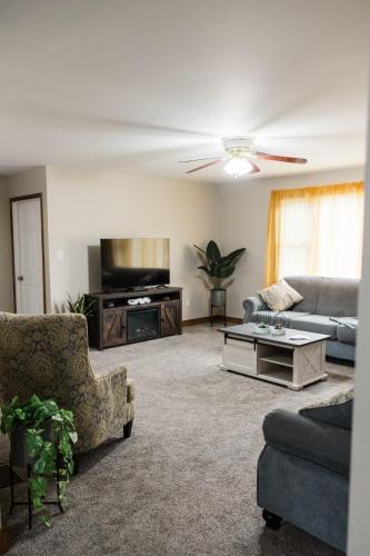 Gig's Loft in Brookville, PA by Tranquility Retreats in 布魯克維爾