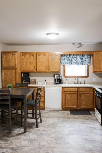 Gig's Loft in Brookville, PA by Tranquility Retreats in 布魯克維爾