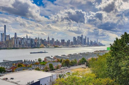 Easy NYC Commute: Getaway Near MetLife Stadium! in Guttenberg (NJ)
