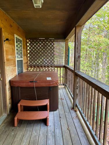 Hidden Love, Gatlinburg (photo 6)