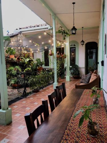 Sandalio Hostal Cali
