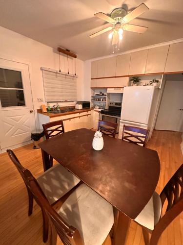Big APP With 3bd For 8 people near Piri Piri Hochelaga