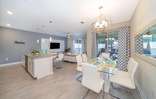 5011CL TOWNHOME 4 BEDS 3 BATHS FREE WATERPARK