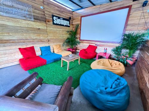 Skupni salon/TV območje, Surf Town Hostel in San Juan Del Sur