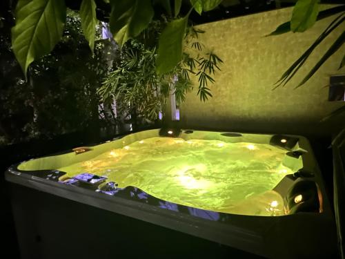 Seafront OnCall - private jacuzzi with 4 cozy bedrooms, San Juan (Foto 3)