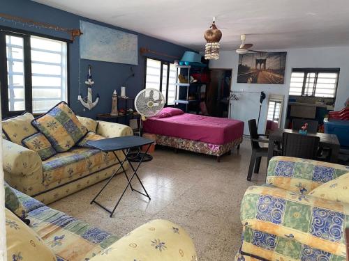 Casita Azul del mar, sencilla con fresca brisa in Chuburná