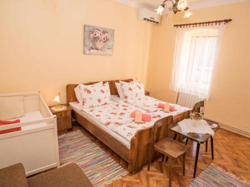 Three Bedroom Holiday Home in Tribalj