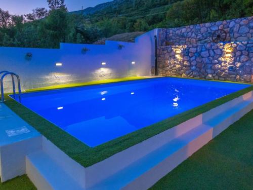 Úszómedence, Three Bedroom Holiday Home in Tribalj