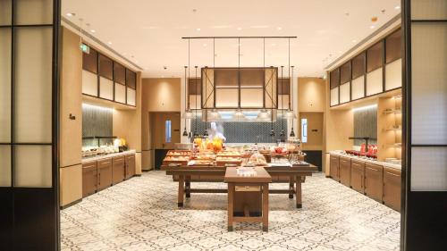 Restaurant, Four Points by Sheraton Xi'an Dayan Pagoda in Qujiang Giant Wild Goose Pagoda