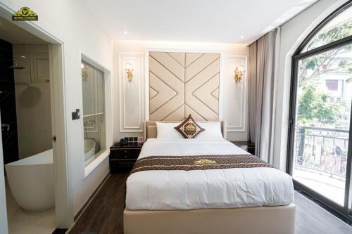 room detail thumbnail 0