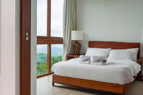 Narra Hill Tagaytay Room Type - Quadruple Room with Lake View