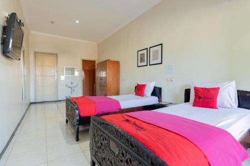 2 twin beds