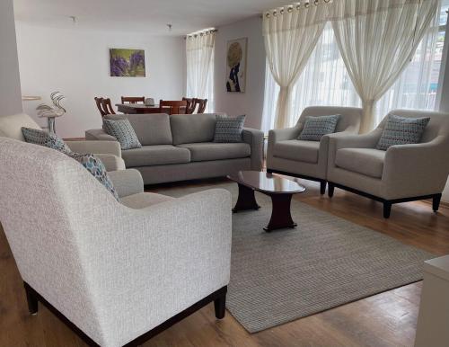 Departamento 4 Dormitorios, 6 Camas, 9 Personas, con 2 Balcones, Wifi y 1 Parqueadero Gratis