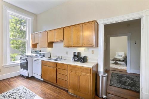 Charlton On Lafayette - image 2