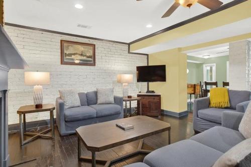 Diplomat House - image 11