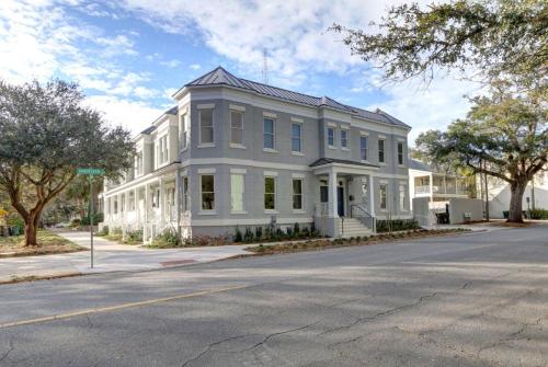 Habersham Hall - image 6